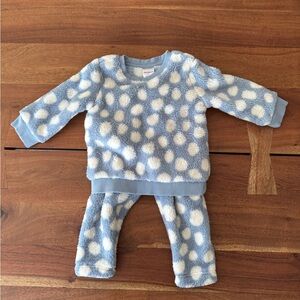 Hanna Andersson Blue and White Baby Marshmallow Fleece Outfit